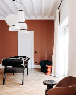—- Salle de pause —- 
Donner une fonction aux espaces, les rendre chaleureux et pratiques c’est pour cela que la Maison Rouennais existe. Je tiens à cœur de créer des espaces qui vous ressemblent et qui sont pratiques au quotidien tout en étant esthétiques. Swipez pour voir le avant/après ☺️
#decorationinterieur #decoration #deco #decoaddict #decor #office #officedesign #renovation #officedecoration #rouenlemag #avantapres #architectedinterieur #decoratricedinterieur #decoratrice #avantaprès #lamaisonrouennaise #architecteinterieurrouen #renovationmaison #rouen #paris #architectedinterieurrouen #bureaux #officedesign #salleamanger #avantaprestravaux #avantapres #projet #office #mairiederouen