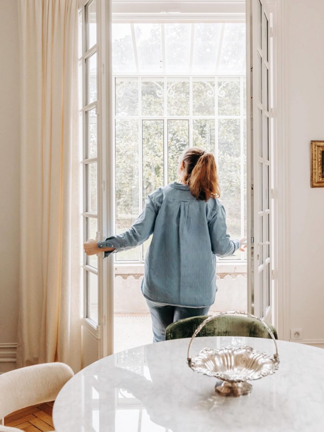 C’est samedi et on se remémore la semaine écoulée. Certaines sont plus intenses que d’autres.

On cherche, on recommence, on ajuste… 
mais c’est aussi dans ces moments-là que les projets prennent vraiment forme.

Et puis il y a ces instants plus calmes, où l’on ouvre les portes, 
où la lumière entre… et où l’on se rappelle pourquoi on aime tant ce métier.

Qu’avez-vous prévu aujourd’hui et demain ? 🌿

#architectureinterieure
#renovationmaison
#maisonancienne
#interieurdeco
#avantapres