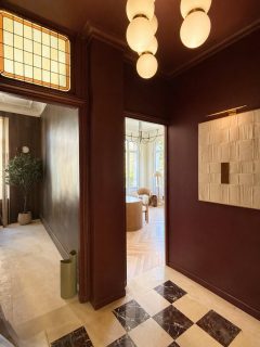 Avant / Après

Dans 2 semaines, la cliente prendra possession de ses nouveaux bureaux avec son équipe. 

Un projet mené avec exigence, du premier trait jusqu’aux dernières finitions comme chaque projet La Maison Rouennaise.

Derrière le résultat, il y a une organisation solide :
des choix techniques assumés,
une coordination rigoureuse,
et des entreprises pleinement engagées.

Ici, la cliente a fait un choix simple : faire confiance.
Me confier les clés, et laisser le projet avancer comme il doit.

Résultat : un chantier tenu, des délais respectés,
et un lieu prêt, sans stress inutile.

Encore quelques détails… et tout sera en place.

⸻

#avantapres #architectureinterieure #renovationhautdegamme #chantier #designintérieur