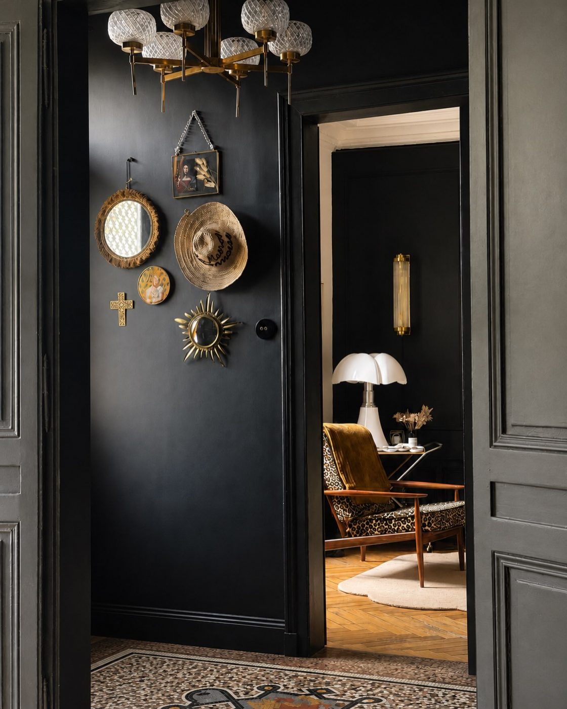 Le week-end fut aussi l’occasion de regarder la maison autrement.

Déplacer, alléger, repenser certains détails… et imaginer ce qui pourrait encore évoluer.

Parce qu’une maison n’est jamais vraiment terminée. Elle vit avec nous, se transforme, s’affine au fil du temps et de nos envies.

Et même chez moi, difficile de mettre mon œil d’architecte d’intérieur en pause. 🤎

Quelques changements sont donc en préparation… Je vous montrerai la suite.

#architectureinterieure #decorationinterieur #maisonancienne #interiordesign #homedecor